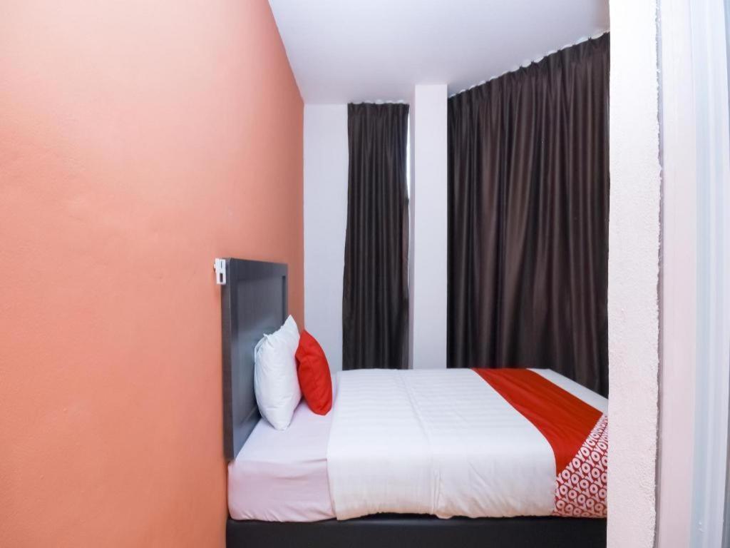 Oyo 1111 Harmony Stay Miri Exterior photo